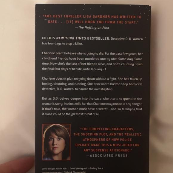 Catch me by Lisa Gardner - Picture 2 of 3